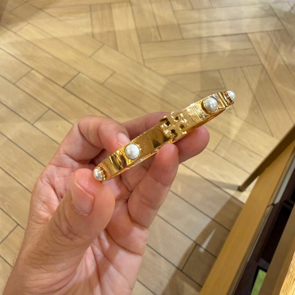NEW‼️Tory Burch Britten Pearl Hinged Cuff 155391 $200